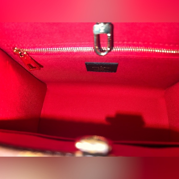 Louis Vuitton OntheGo PM monogram Reverse (Bag only) - Picture 11 of 14